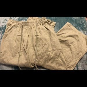Cathy Daniels size medium flair crop pants